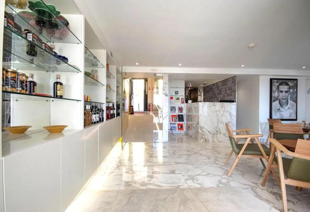 Lobby, Solar Dos Mouros, Lisbon
