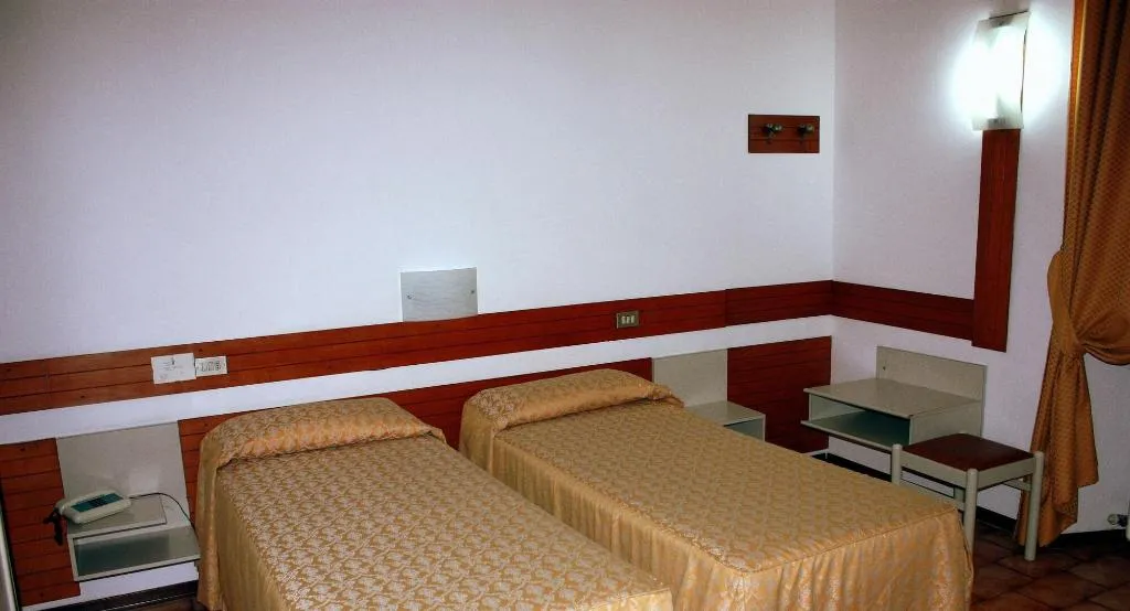 Room, Piccolo Hotel, Milan