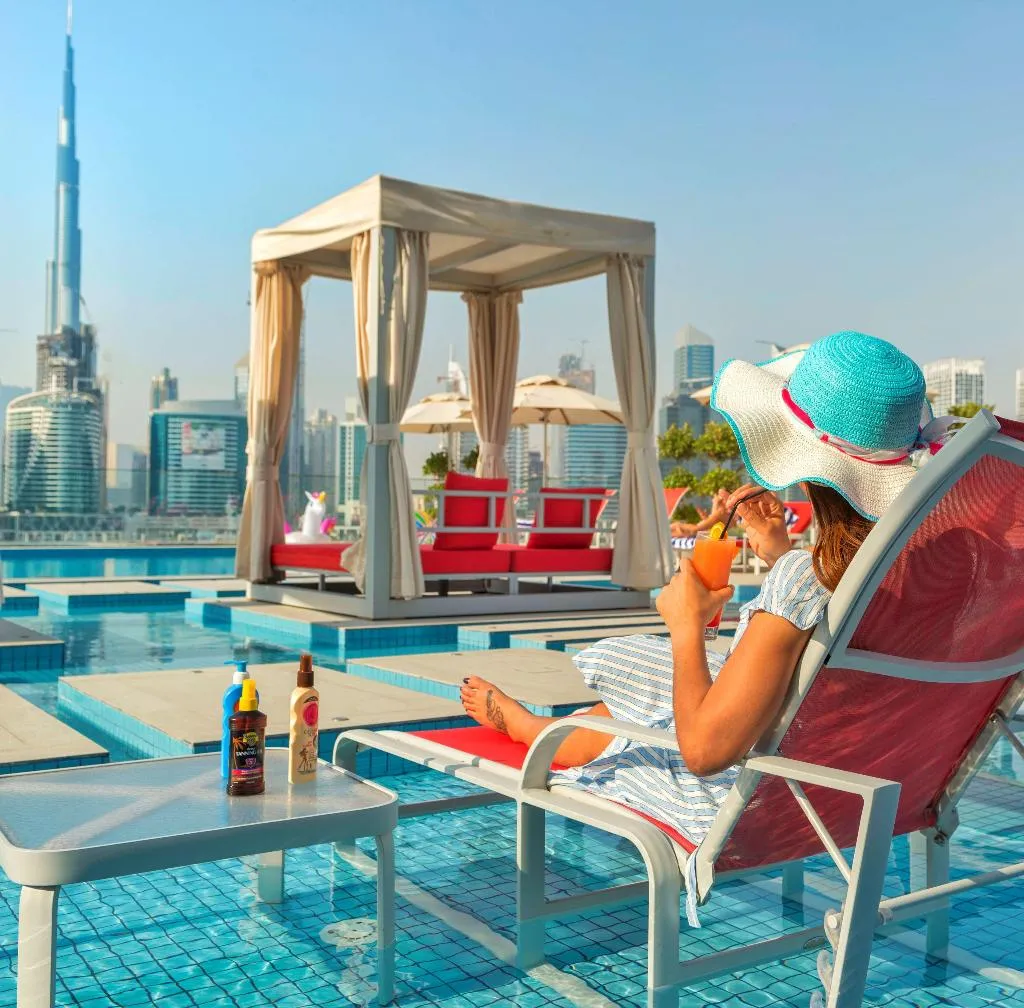 Pool, Canal Central Hotel, Dubai