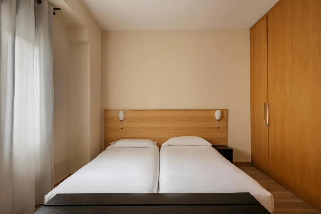 APARTMENT STANDARD Room, Barcelona Apartment Villarroel, Barcelona