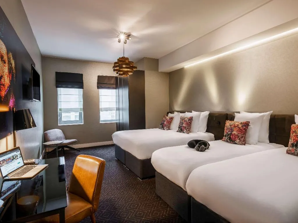 FAMILY ROOM CLASSIC DOUBLE BED Room, Mercure Hotel Amsterdam Sloterdijk Station, Amsterdam