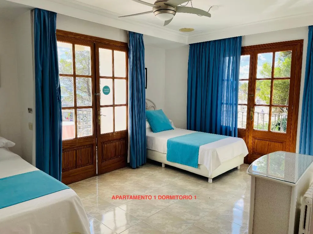 APARTMENT BEACH FRONT TWO BEDROOMS Room, Torre Playa, Majorca