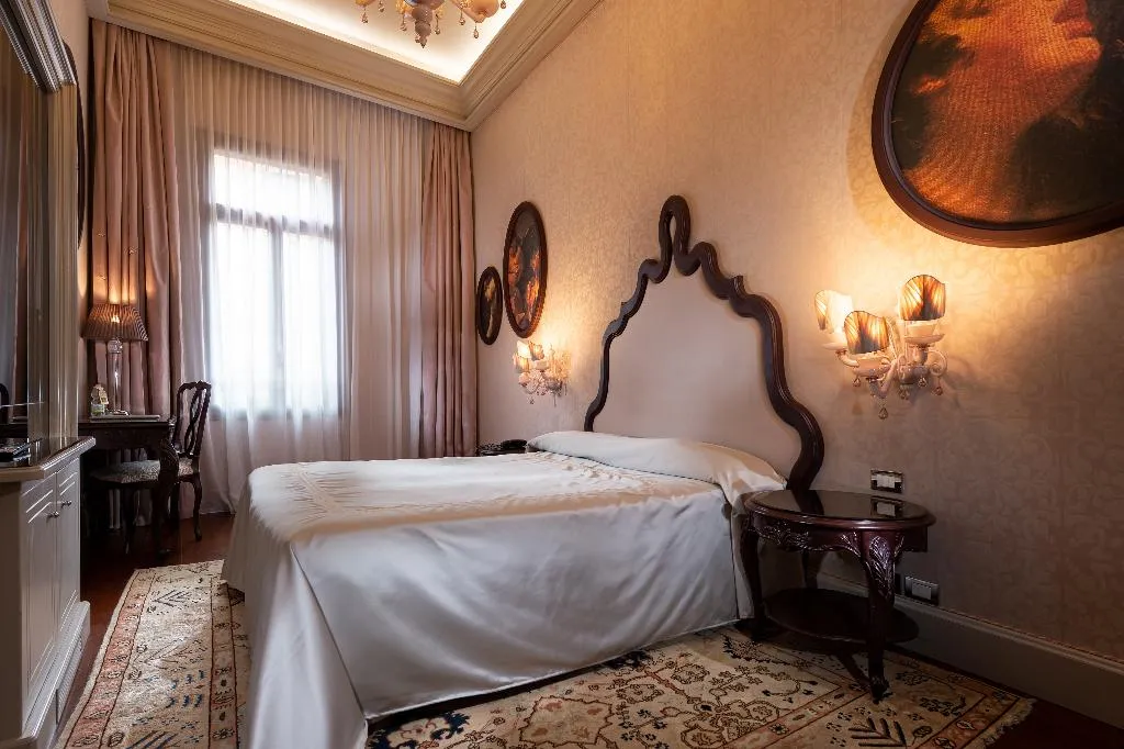Double or Twin PRESTIGE Room, Palazzetto Madonna, Venice