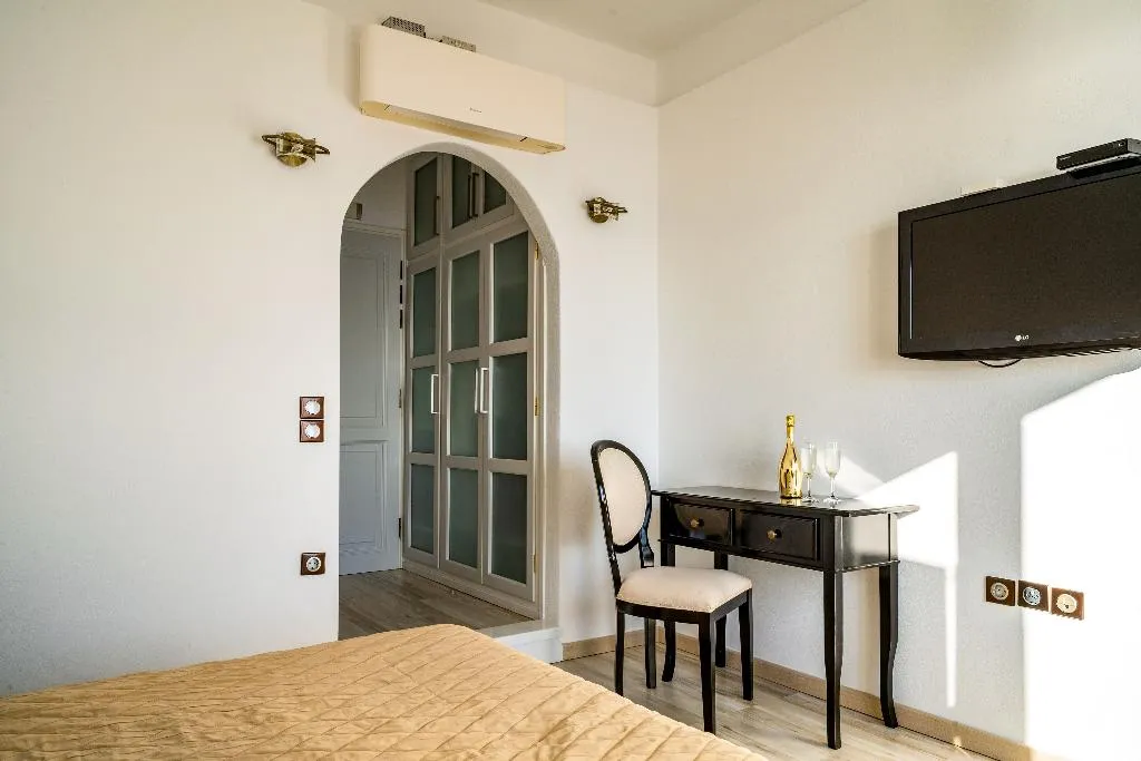 Room, Delfini Villas, Santorini