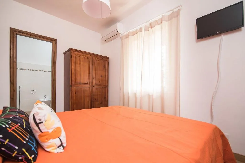 Room, Villa Degli Oleandri, Rome