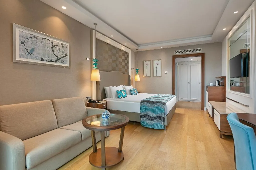 FAMILY ROOM POOL VIEW Room, Titanic Deluxe Golf Belek, Antalya