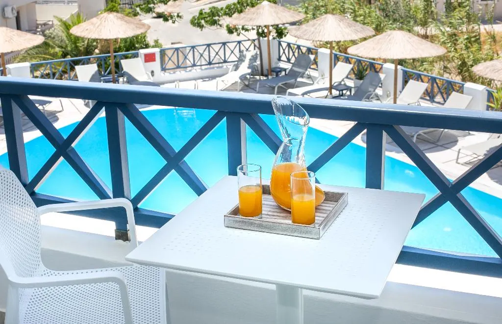 DOUBLE POOL VIEW Room, Sunshine, Santorini