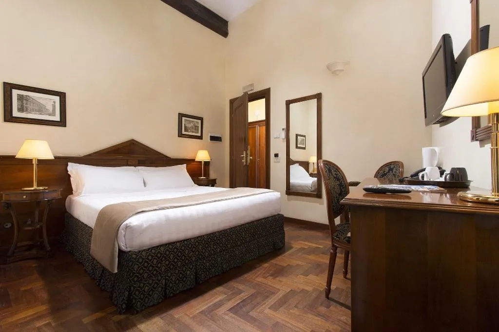 Room, Teatro Pace 33, Rome