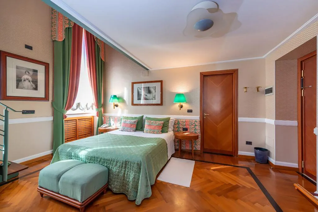 JUNIOR SUITE SEA VIEW Room, Grand Hotel Ortigia, Catania