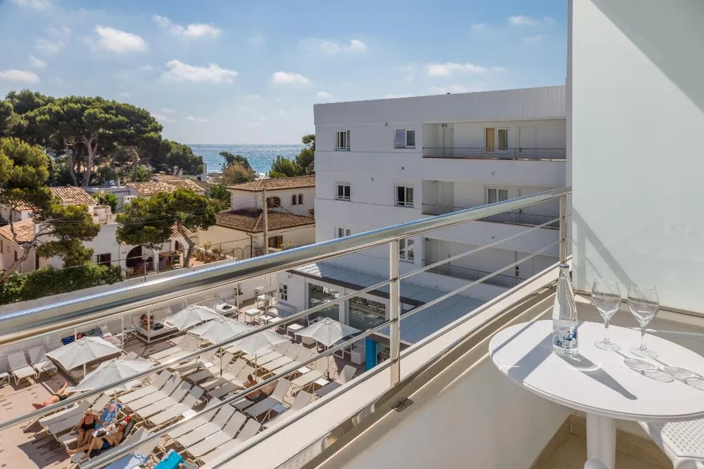 JUNIOR SUITE WITH TERRACE Room, Welikehotel Triton Beach, Majorca