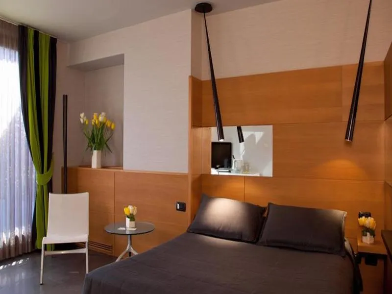 Room, Zone, Rome
