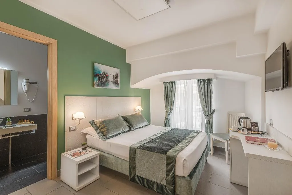 DOUBLE ECONOMY Room, Trevi Palace Hotel, Rome