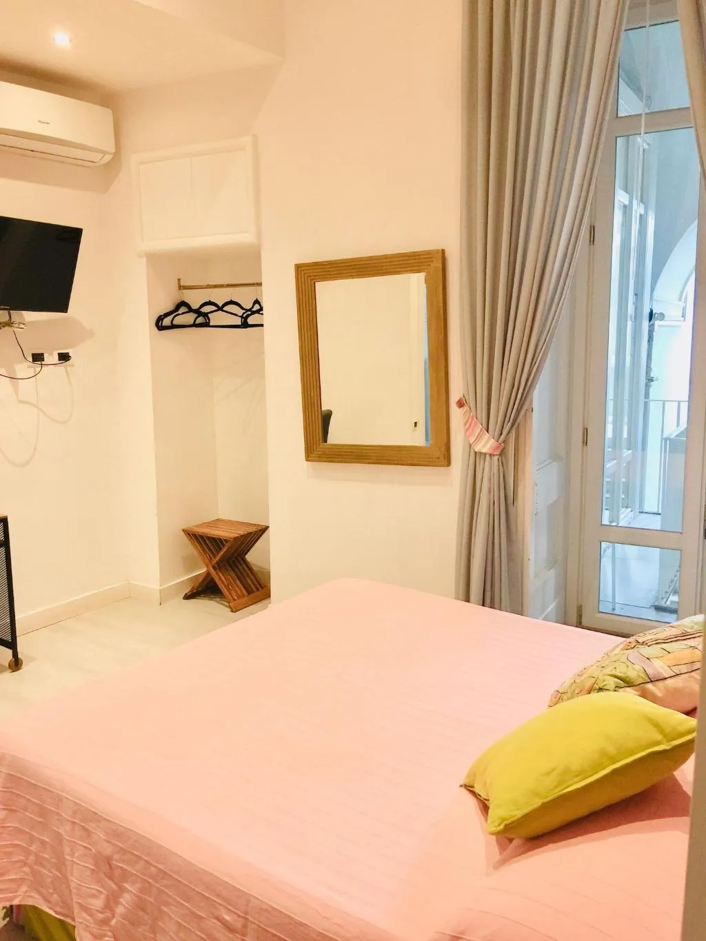 Room, B&B Neapolis Bellini, Naples