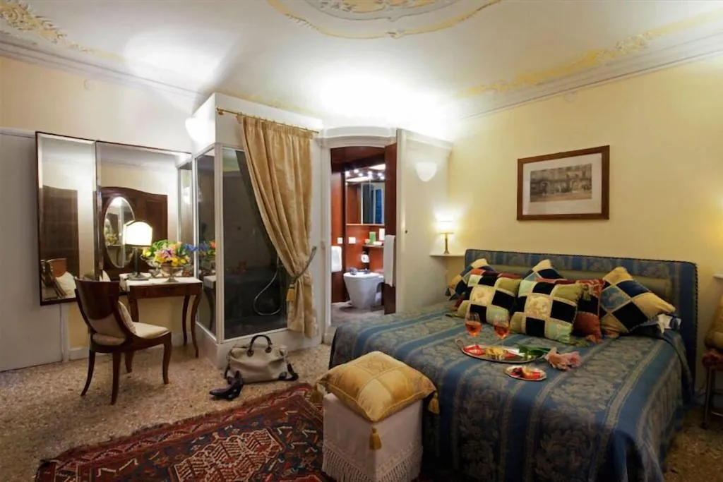 DOUBLE DELUXE KING BED Room, Palazzetto Pisani, Venice
