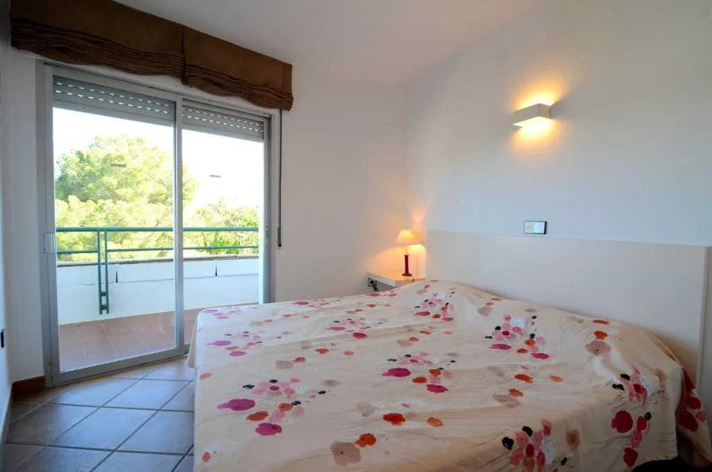 APARTMENT CAPACITY 6 TWO BEDROOMS Room, Medes Park, Costa Brava