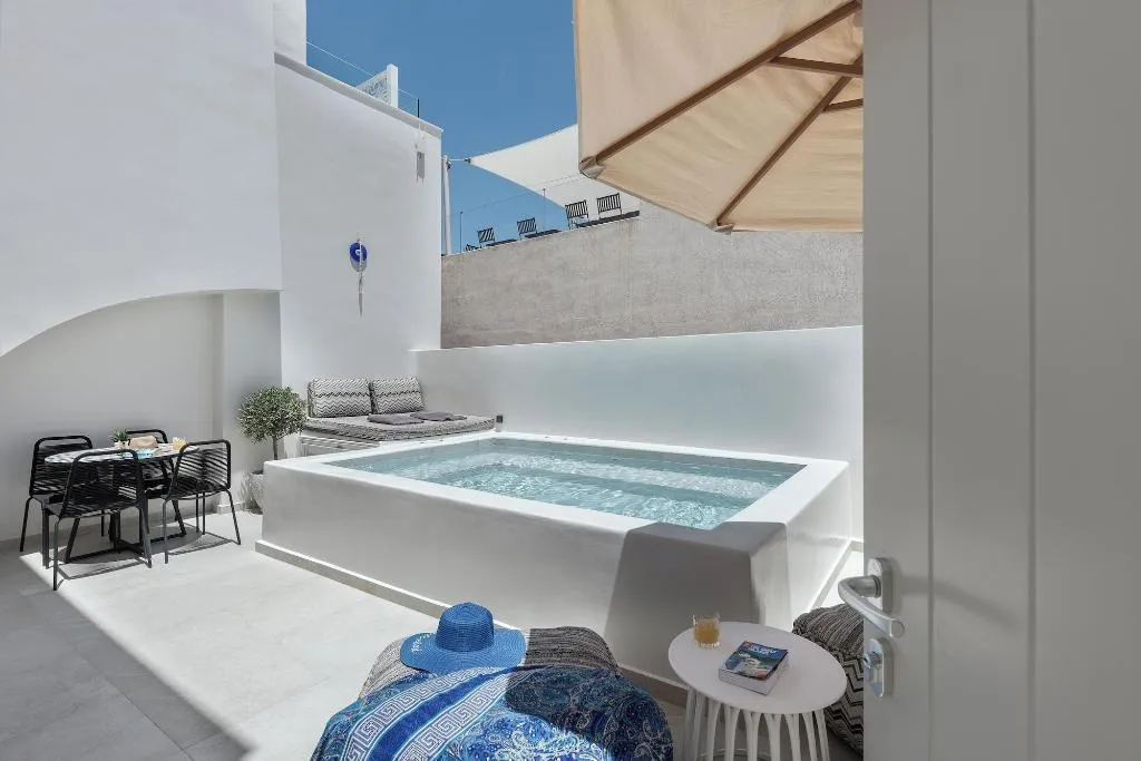 Room, La Madeleine Oia, Santorini