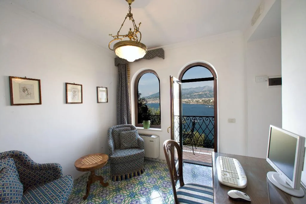 SUITE STANDARD Room, La Tonnarella, Naples