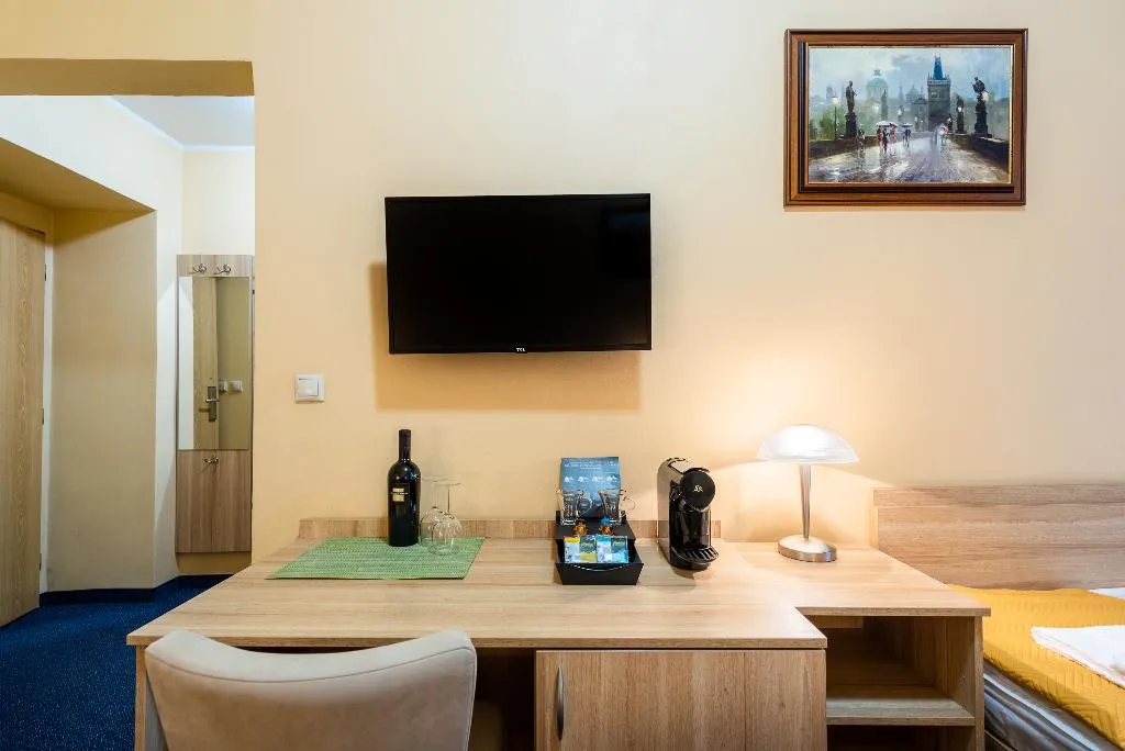 TRIPLE DELUXE Room, Hotel Libero, Prague