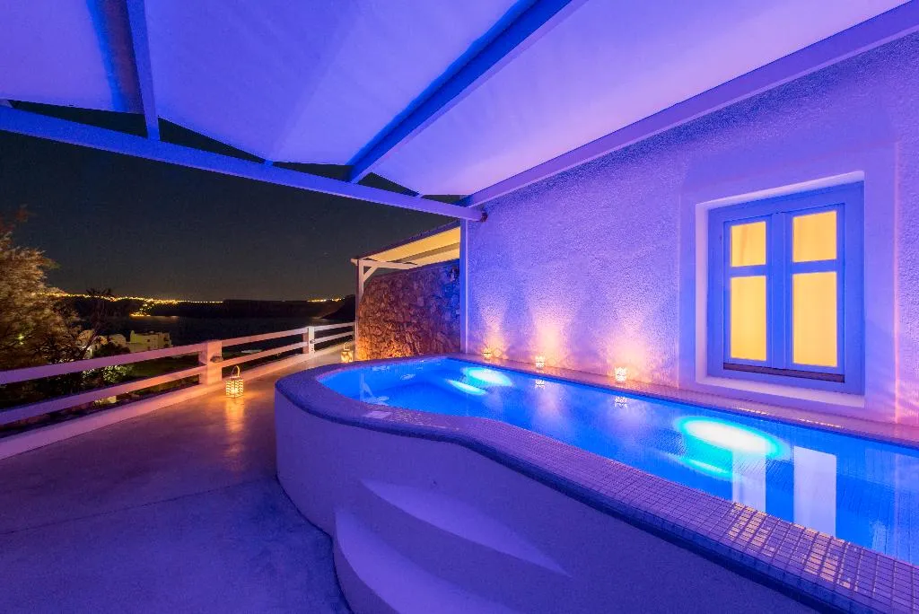 FAMILY ROOM DELUXE WITH PRIVATE POOL Room, Earino Suites and Villas, Santorini