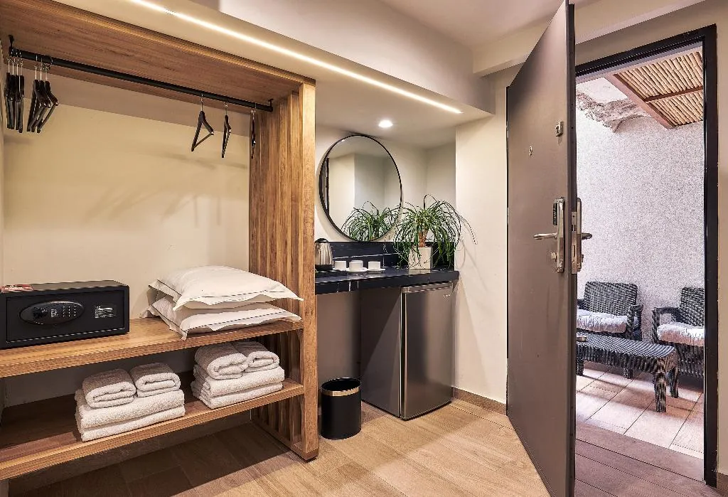 APARTMENT WITH JACUZZI Room, Dionisos Hotel, Crete
