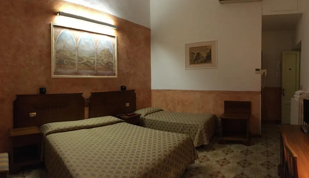 TRIPLE STANDARD Room, Olimpia, Florence