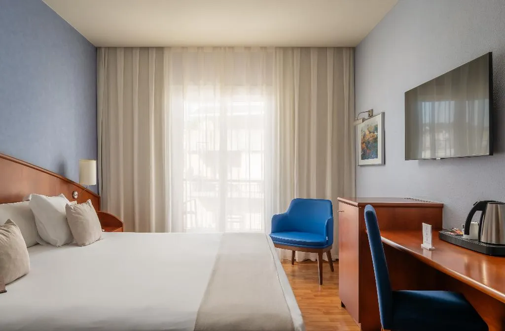 DOUBLE SINGLE USE WITH BALCONY Room, Delfin, Costa Brava