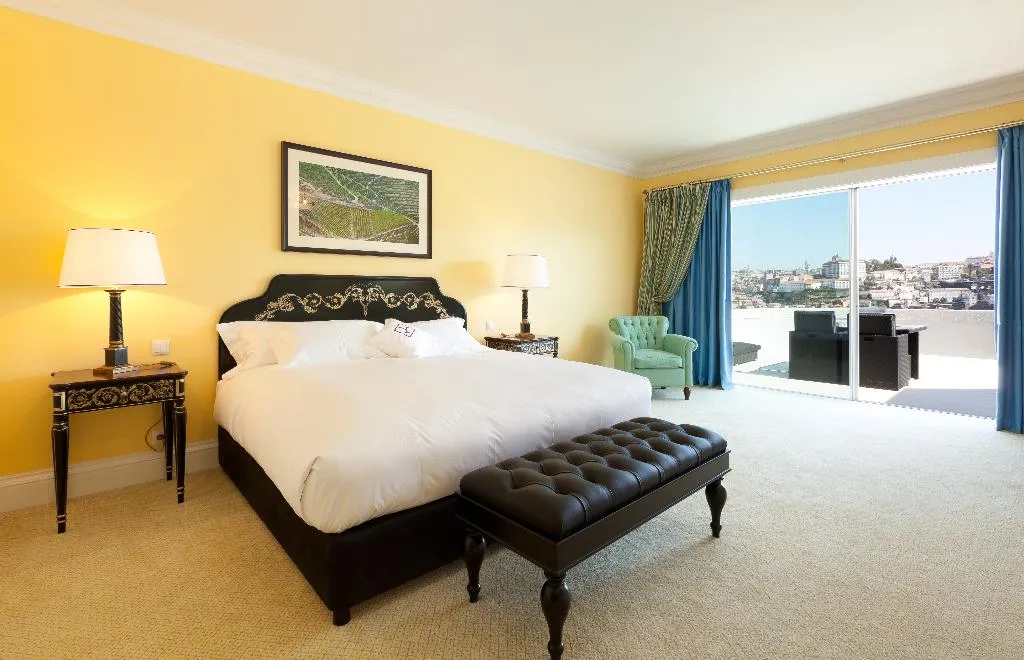Double or Twin DELUXE RIVER VIEW Room, The Yeatman, Porto