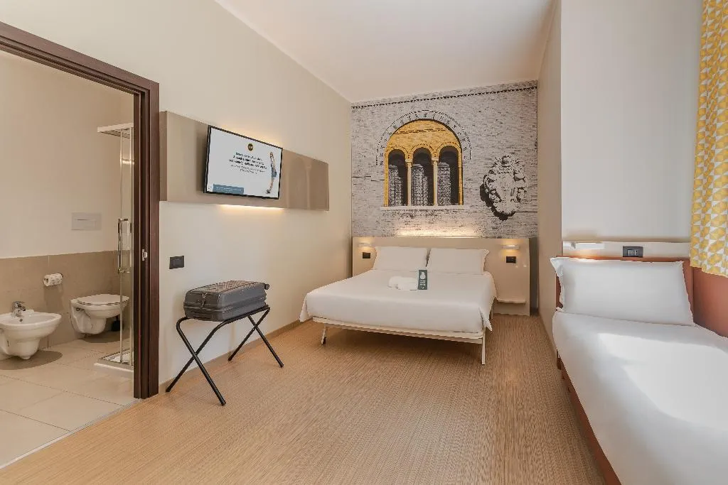 TRIPLE STANDARD Room, B&B Hotel Treviso, Venice
