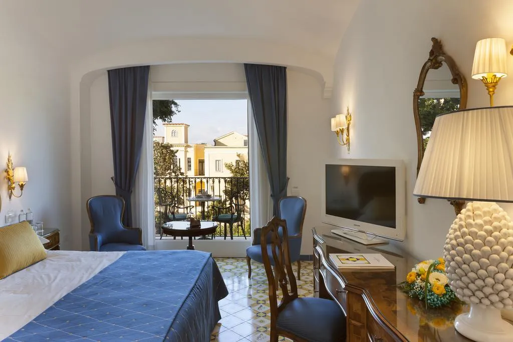 Double or Twin SUPERIOR GARDEN VIEW Room, Grand Hotel la Favorita, Naples