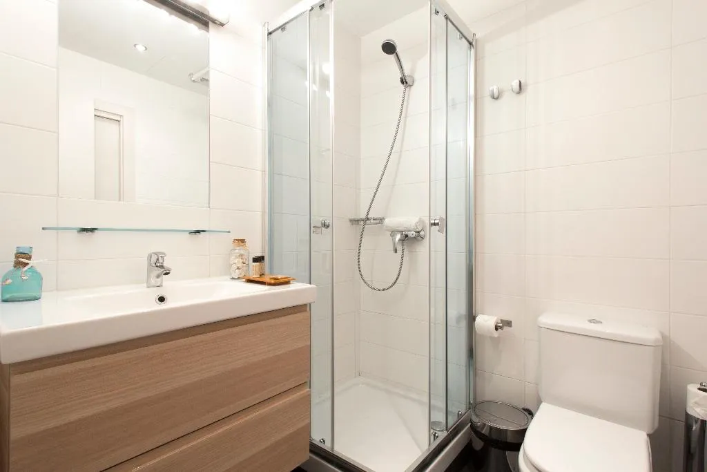 APARTMENT CAPACITY 2 TWO BEDROOMS Room, Dailyflats Barcelona Center, Barcelona