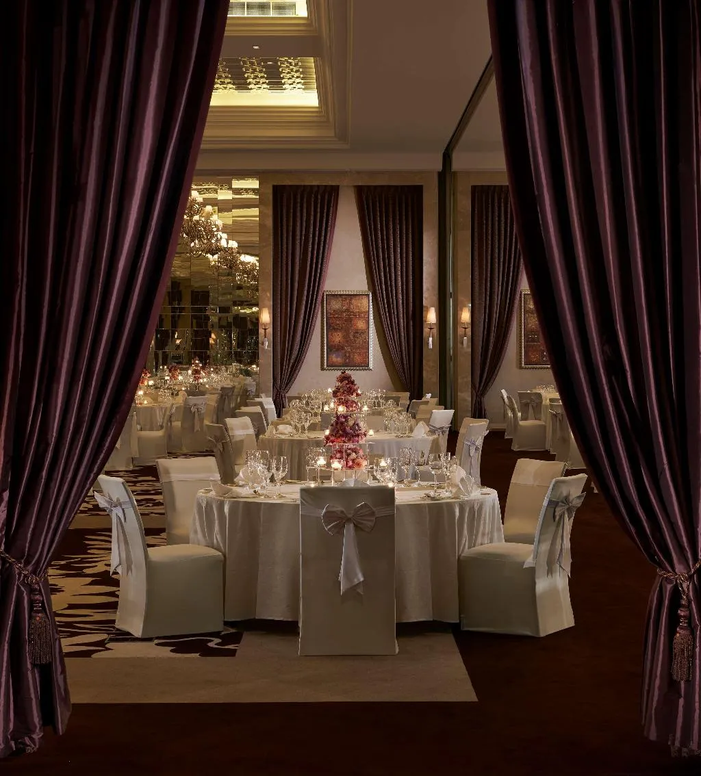 Restaurant, Waldorf Astoria Dubai Palm Jumeirah, Dubai