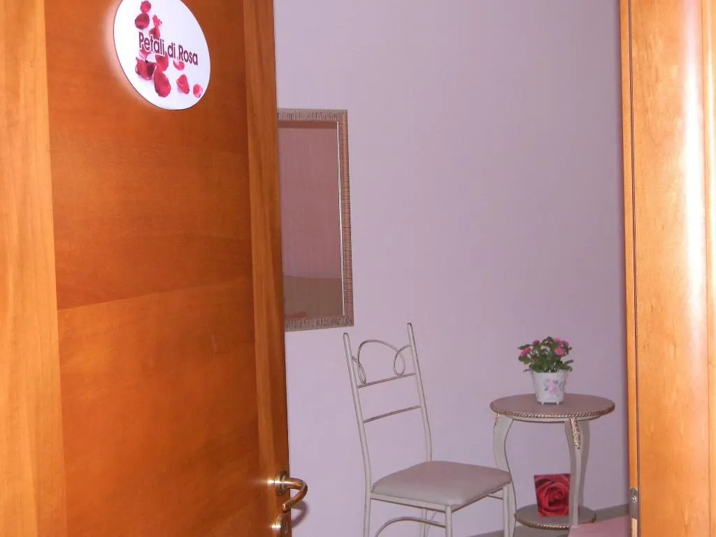 Room, Sanfralù, Naples