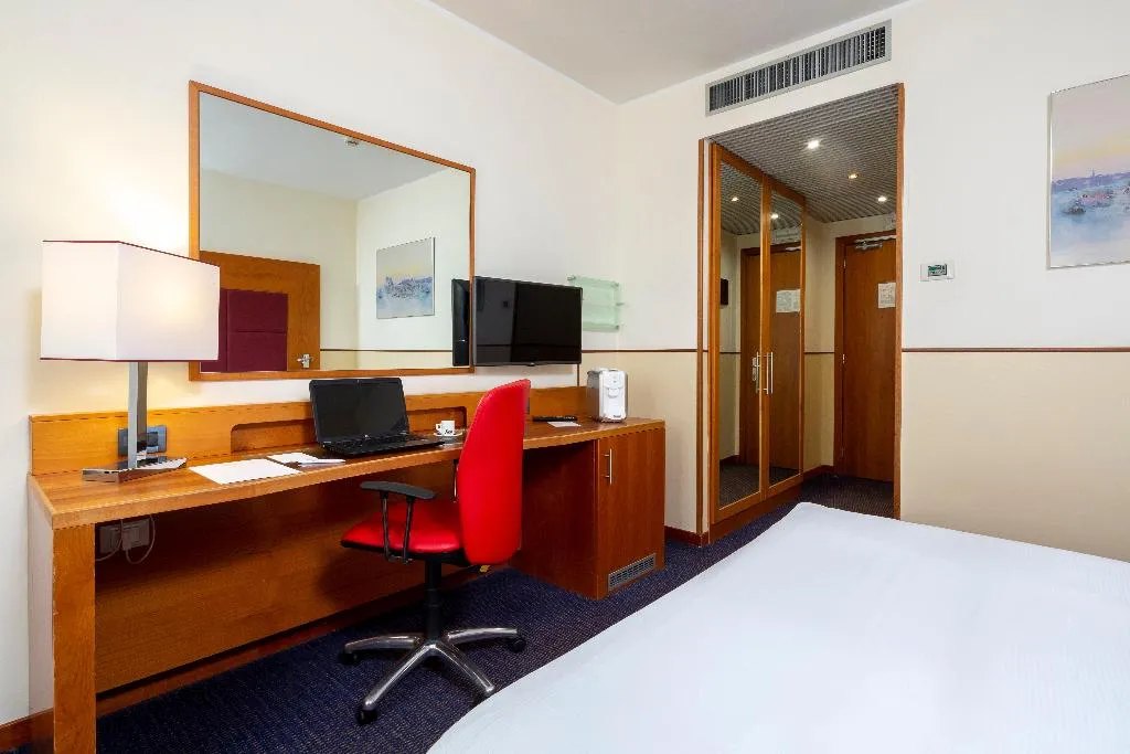 DOUBLE KING SIZE BED Room, Crowne Plaza Venice East Quarto D'altino, Venice