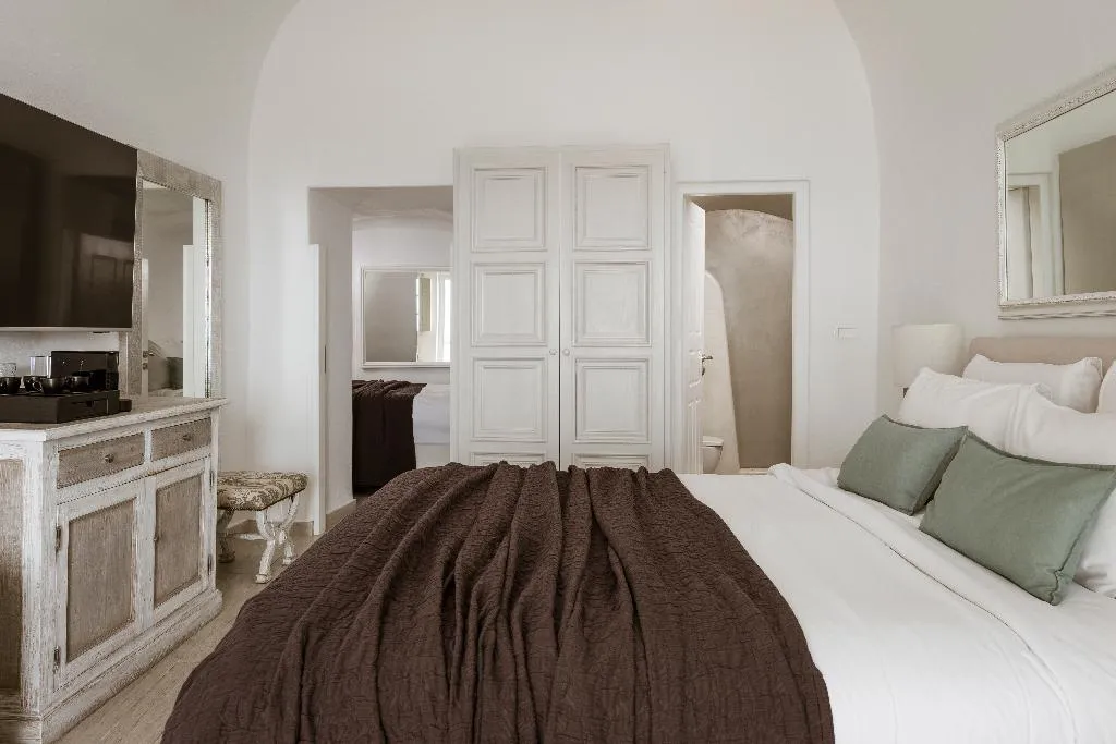 JUNIOR SUITE TWO BEDROOMS Room, Aqua Luxury Suites, Santorini