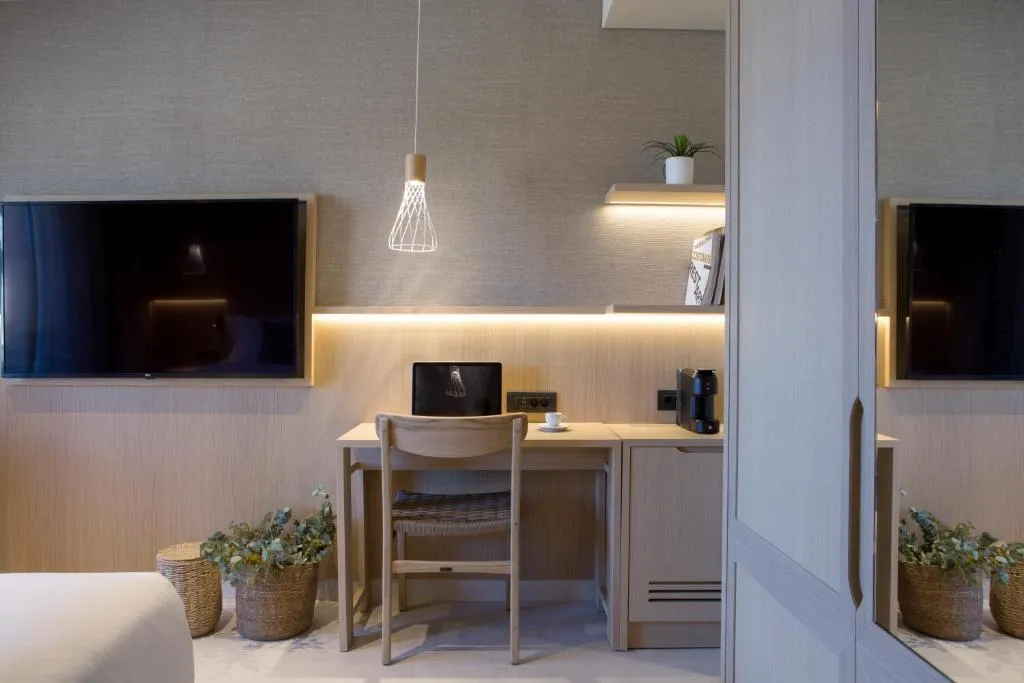 SUITE GARDEN VIEW ONE BEDROOM Room, MERAVIA Leonardo Limited Edition, Halkidiki