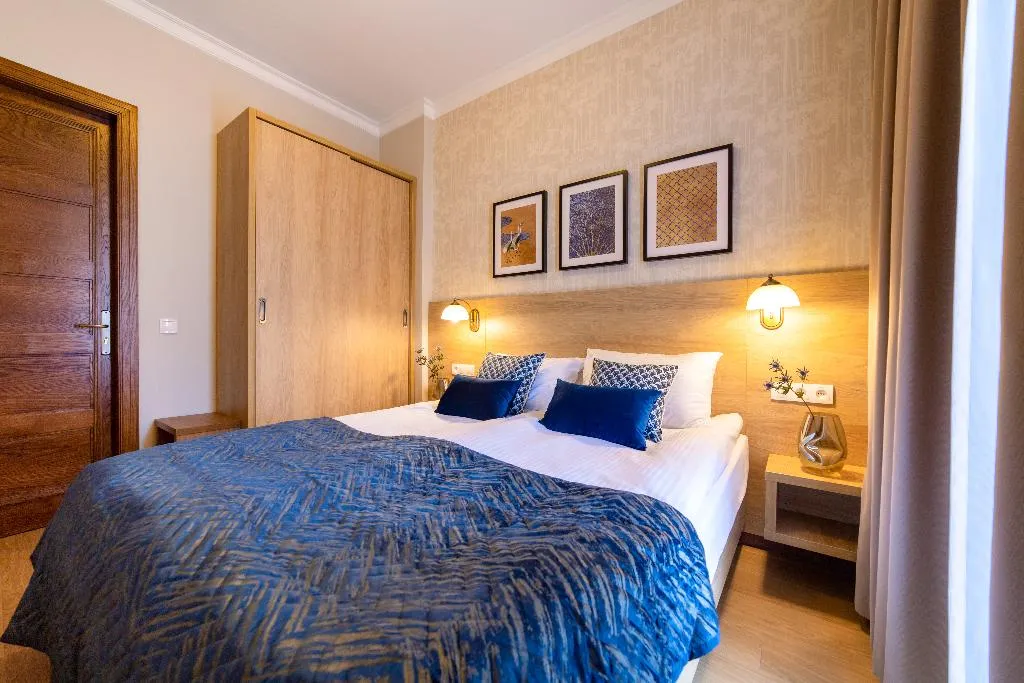 JUNIOR SUITE ONE BEDROOM ONE BATHROOM Room, Portal House Apartments, Krakow