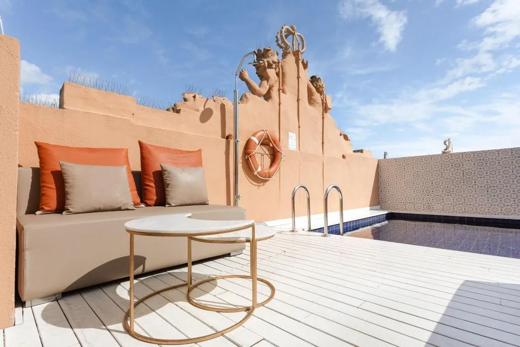 Terrace, Do: Placa Reial, Barcelona