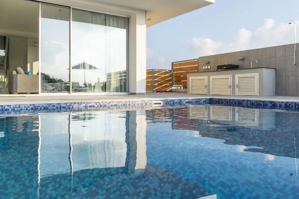VILLA FIVE BEDROOMS WITH PRIVATE POOL Room, Sea Point Villas, Cyprus