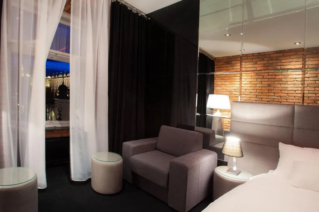 DOUBLE DELUXE KING BED Room, Betmanowska Main Square Residence, Krakow