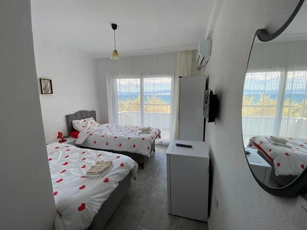 Room TWO KING BEDS Room, Harmony Blue Pansiyon, Izmir