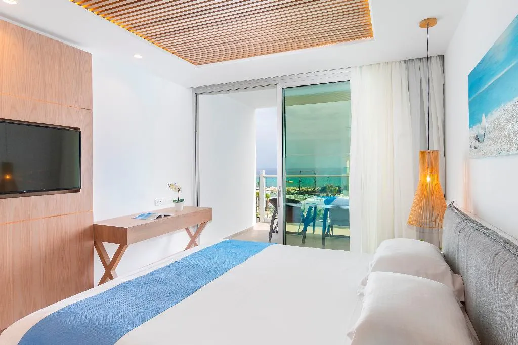 SUITE EXECUTIVE Room, Limanaki Beach, Cyprus