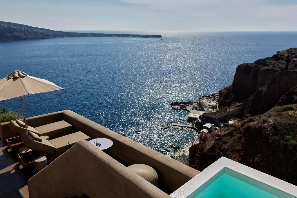 SUITE SEA VIEW WITH PRIVATE POOL Room, Old Castle Oia by Mr and Mrs White, Santorini