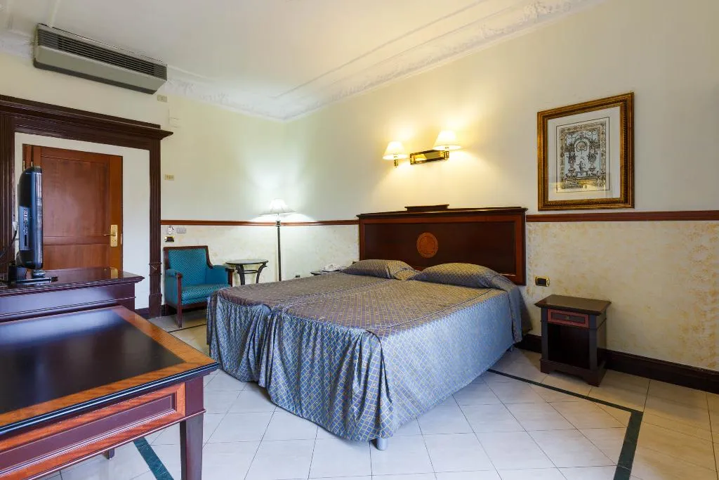 DOUBLE STANDARD Room, Repubblica, Rome