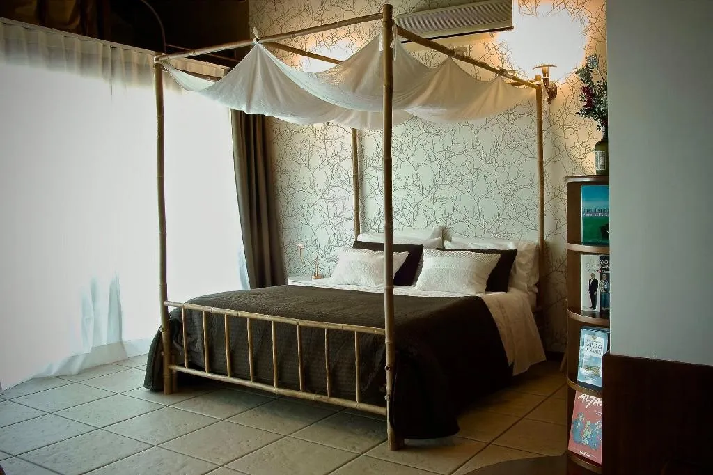 Room, B&b A'Luggetella, Naples