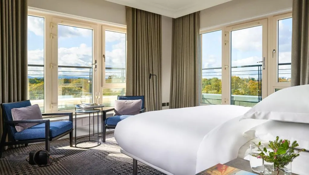 DOUBLE QUEEN SIZE BED Room, Herbert Park Hotel, Dublin