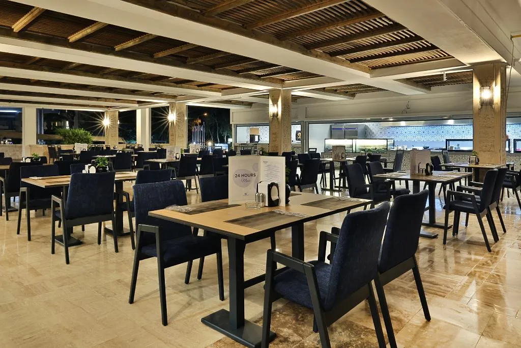 Restaurant, Crystal Paraiso Aqua Collection, Antalya