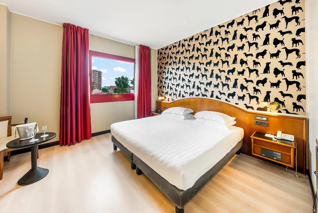 DOUBLE SUPERIOR Room, Abacus Hotel, Milan