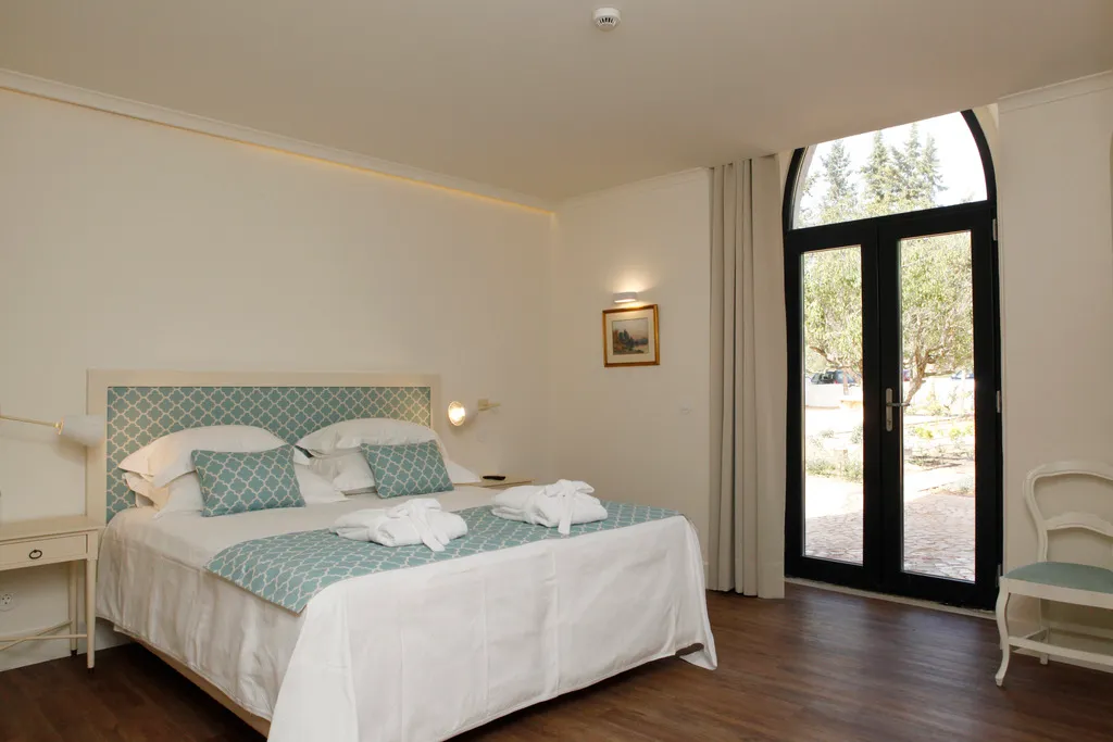 Double or Twin SUPERIOR WITH BALCONY Room, Casa Palmela - Small Luxury Hotels & Villas, Lisbon