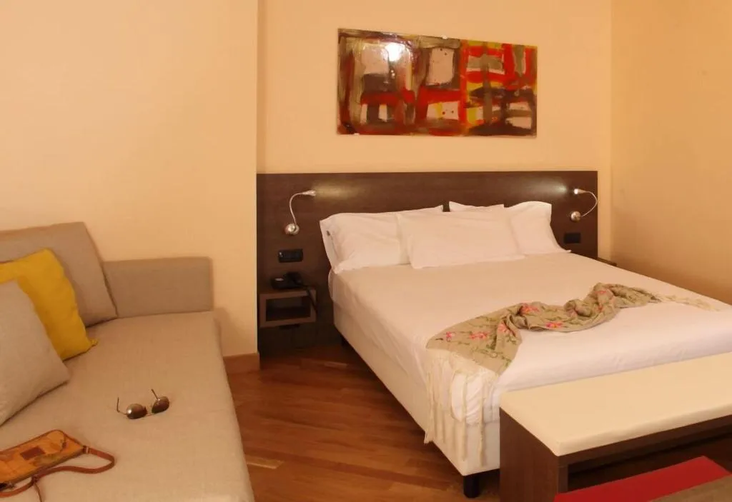 APARTMENT STANDARD Room, Villa Mercede, Rome