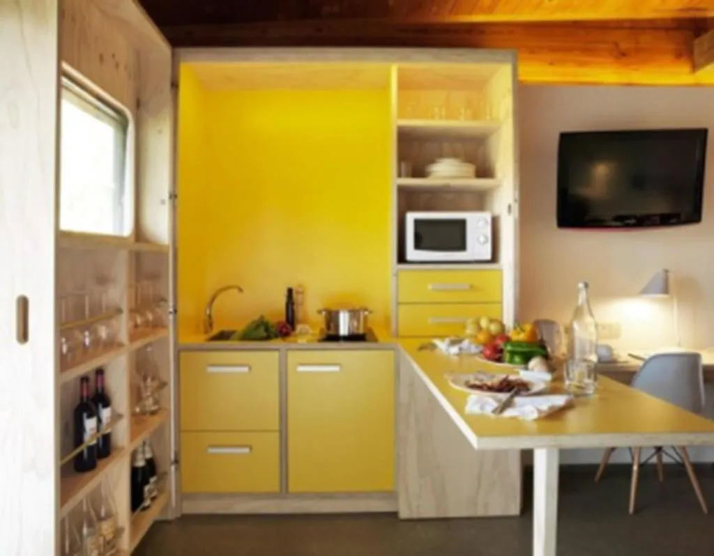Room, Mont-Sant, Valencia
